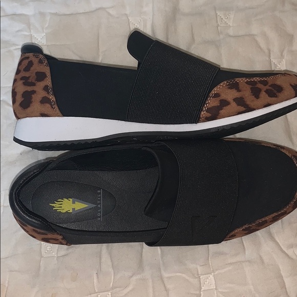 Brand New Volatile Tan/Leopard Shoes - Size 8 - Picture 3 of 5